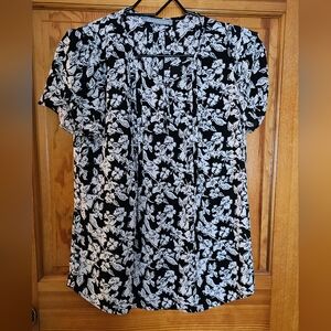 Daniel Rainn Black and White Floral Top